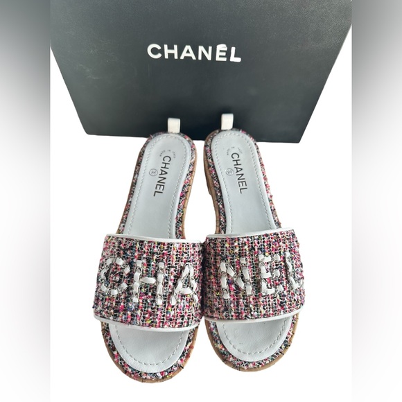 🚨SOLD🚨Chanel pink/Multicolor Tweed Mules - Picture 7 of 7